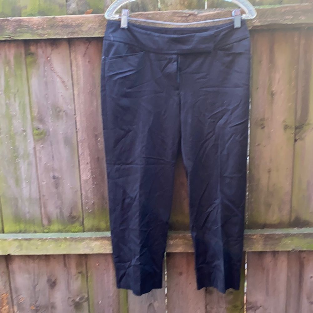 White House Black market cropped pants sz. 4